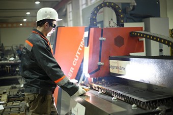 Раскрой нержавейки на ЧПУ станке на заводе